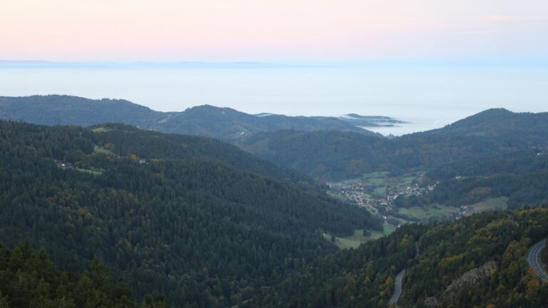 Dieses Bild zeigt eine Webcam-Aufnahme vom Achertal, aufgenommen am Mittwoch, den 08.10.2025 um 07:40 Uhr. Die Temperatur betrug 11.4°C.