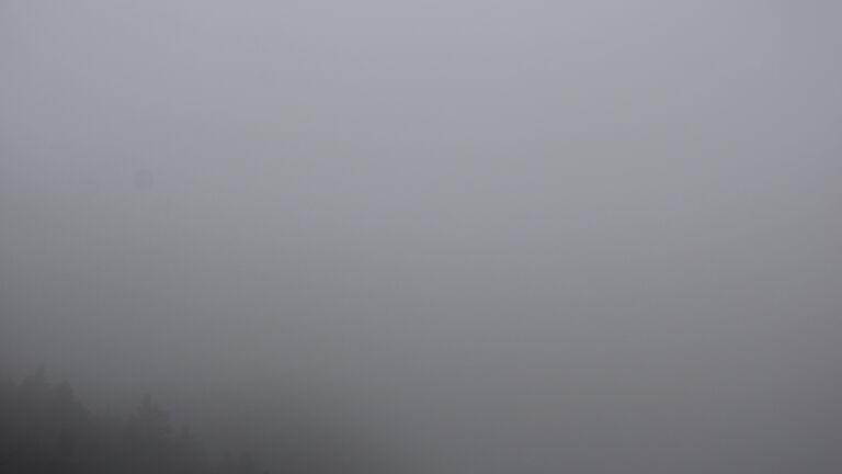 Dieses Bild zeigt eine Webcam-Aufnahme vom Achertal, aufgenommen am Samstag, den 06.12.2025 um 13:30 Uhr. Die Temperatur betrug 3.3°C.