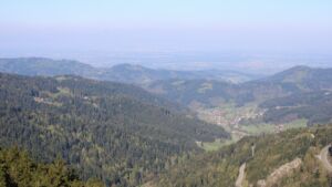 Dieses Bild zeigt eine Webcam-Aufnahme vom Achertal, aufgenommen am Mittwoch, den 22.04.2026 um 09:20 Uhr. Die Temperatur betrug 2.4°C.