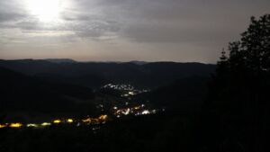 Dieses Bild zeigt eine Webcam-Aufnahme vom Achertal, aufgenommen am Sonntag, den 31.05.2026 um 02:30 Uhr. Die Temperatur betrug 21.6°C.