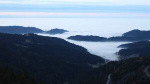 Dieses Bild zeigt eine Webcam-Aufnahme vom Achertal, aufgenommen am Montag, den 10.11.2025 um 17:10 Uhr. Die Temperatur betrug 6.4°C.