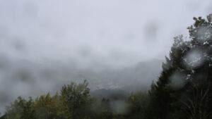 Dieses Bild zeigt eine Webcam-Aufnahme vom Achertal, aufgenommen am Samstag, den 17.10.2026 um 12:20 Uhr. Die Temperatur betrug 8.9°C.