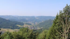 Dieses Bild zeigt eine Webcam-Aufnahme vom Achertal, aufgenommen am Freitag, den 31.07.2026 um 10:10 Uhr. Die Temperatur betrug 29.4°C.