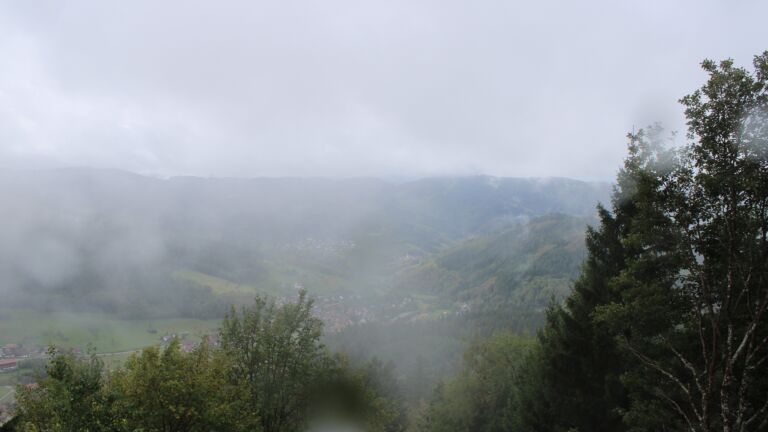 Dieses Bild zeigt eine Webcam-Aufnahme vom Achertal, aufgenommen am Samstag, den 10.10.2026 um 12:40 Uhr. Die Temperatur betrug 8.5°C.