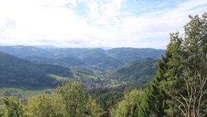 Dieses Bild zeigt eine Webcam-Aufnahme vom Achertal, aufgenommen am Freitag, den 09.10.2026 um 13:00 Uhr. Die Temperatur betrug 10.4°C.