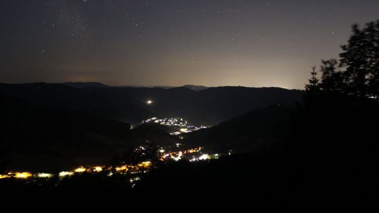 Dieses Bild zeigt eine Webcam-Aufnahme vom Achertal, aufgenommen am Mittwoch, den 24.06.2026 um 03:00 Uhr. Die Temperatur betrug 24.1°C.
