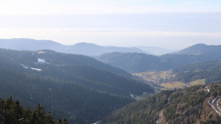 Dieses Bild zeigt eine Webcam-Aufnahme vom Achertal, aufgenommen am Samstag, den 31.01.2026 um 15:10 Uhr. Die Temperatur betrug 5.6°C.