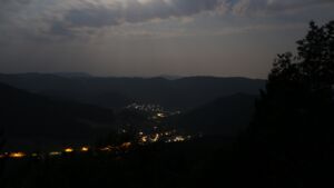 Dieses Bild zeigt eine Webcam-Aufnahme vom Achertal, aufgenommen am Freitag, den 31.07.2026 um 04:50 Uhr. Die Temperatur betrug 24.7°C.