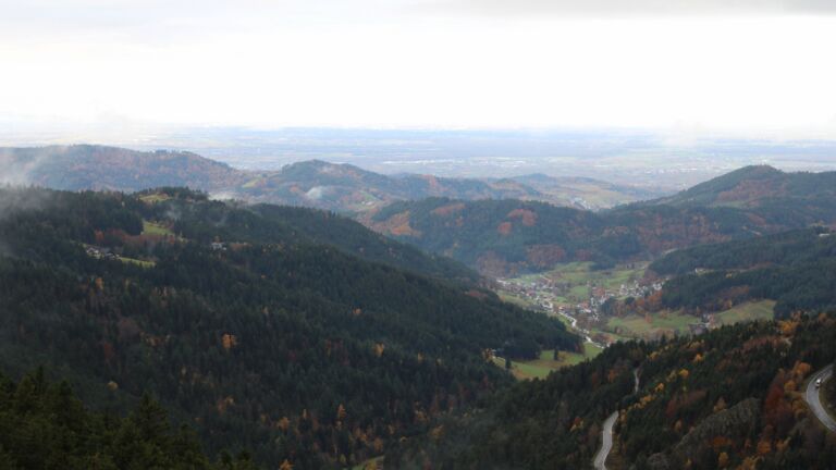 Dieses Bild zeigt eine Webcam-Aufnahme vom Achertal, aufgenommen am Sonntag, den 02.11.2025 um 09:40 Uhr. Die Temperatur betrug 5.9°C.