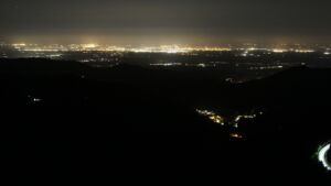 Dieses Bild zeigt eine Webcam-Aufnahme vom Achertal, aufgenommen am Donnerstag, den 18.09.2025 um 04:30 Uhr. Die Temperatur betrug 12.8°C.