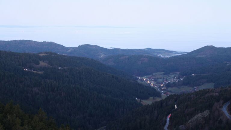 Dieses Bild zeigt eine Webcam-Aufnahme vom Achertal, aufgenommen am Mittwoch, den 25.02.2026 um 06:50 Uhr. Die Temperatur betrug 7.6°C.