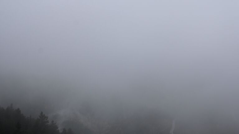 Dieses Bild zeigt eine Webcam-Aufnahme vom Achertal, aufgenommen am Dienstag, den 21.10.2025 um 16:20 Uhr. Die Temperatur betrug 8.5°C.