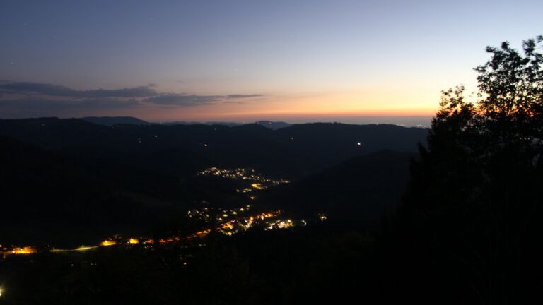 Dieses Bild zeigt eine Webcam-Aufnahme vom Achertal, aufgenommen am Montag, den 05.10.2026 um 19:50 Uhr. Die Temperatur betrug 16.9°C.