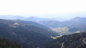 Dieses Bild zeigt eine Webcam-Aufnahme vom Achertal, aufgenommen am Freitag, den 17.04.2026 um 16:40 Uhr. Die Temperatur betrug 15.6°C.