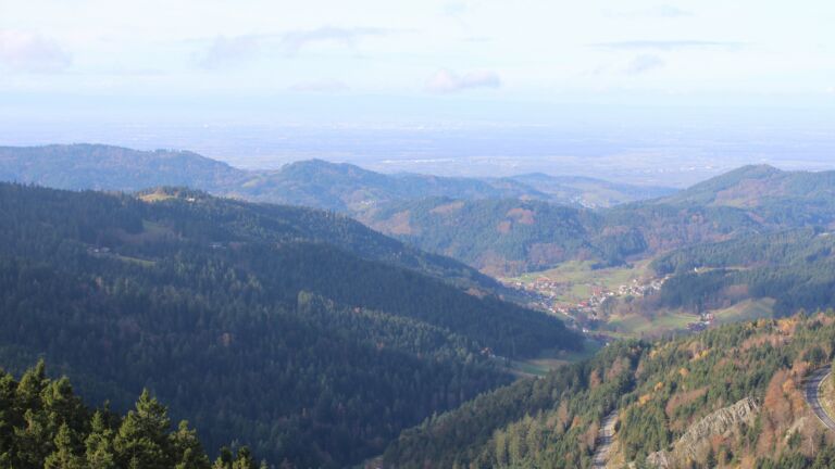 Dieses Bild zeigt eine Webcam-Aufnahme vom Achertal, aufgenommen am Dienstag, den 11.11.2025 um 11:10 Uhr. Die Temperatur betrug 6.6°C.