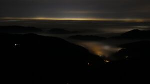 Dieses Bild zeigt eine Webcam-Aufnahme vom Achertal, aufgenommen am Montag, den 22.12.2025 um 01:00 Uhr. Die Temperatur betrug 8.4°C.