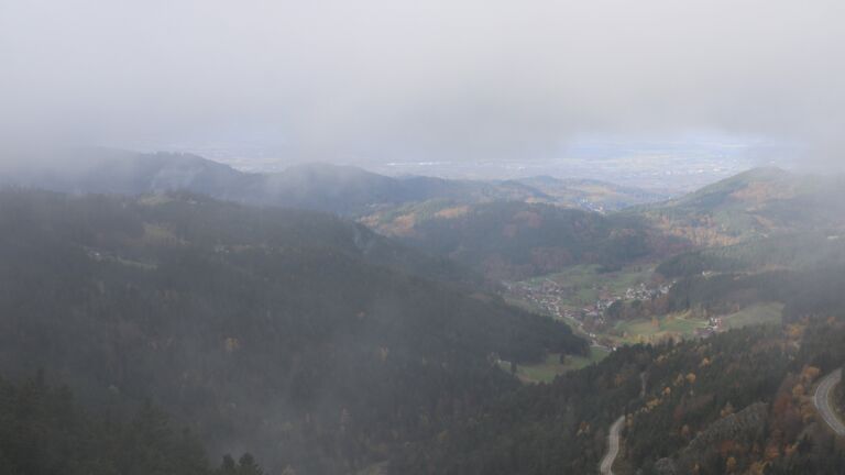 Dieses Bild zeigt eine Webcam-Aufnahme vom Achertal, aufgenommen am Montag, den 03.11.2025 um 11:00 Uhr. Die Temperatur betrug 4.1°C.