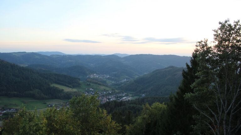 Dieses Bild zeigt eine Webcam-Aufnahme vom Achertal, aufgenommen am Freitag, den 02.10.2026 um 19:00 Uhr. Die Temperatur betrug 15.6°C.
