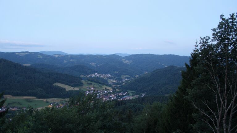 Dieses Bild zeigt eine Webcam-Aufnahme vom Achertal, aufgenommen am Freitag, den 03.07.2026 um 05:00 Uhr. Die Temperatur betrug 14.5°C.
