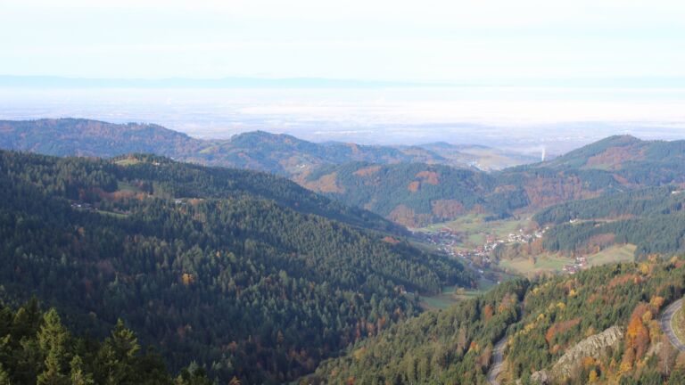 Dieses Bild zeigt eine Webcam-Aufnahme vom Achertal, aufgenommen am Freitag, den 31.10.2025 um 09:20 Uhr. Die Temperatur betrug 9.8°C.