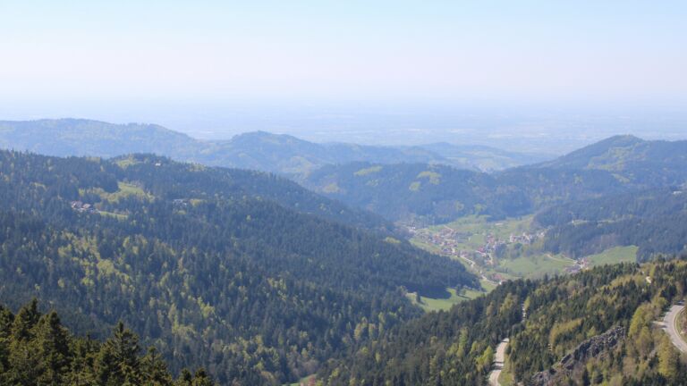 Dieses Bild zeigt eine Webcam-Aufnahme vom Achertal, aufgenommen am Mittwoch, den 22.04.2026 um 14:50 Uhr. Die Temperatur betrug 8.3°C.