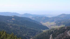 Dieses Bild zeigt eine Webcam-Aufnahme vom Achertal, aufgenommen am Dienstag, den 03.03.2026 um 13:10 Uhr. Die Temperatur betrug 10.1°C.