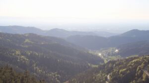 Dieses Bild zeigt eine Webcam-Aufnahme vom Achertal, aufgenommen am Donnerstag, den 23.04.2026 um 18:50 Uhr. Die Temperatur betrug 13.1°C.