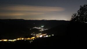 Dieses Bild zeigt eine Webcam-Aufnahme vom Achertal, aufgenommen am Sonntag, den 14.06.2026 um 00:00 Uhr. Die Temperatur betrug 17.1°C.