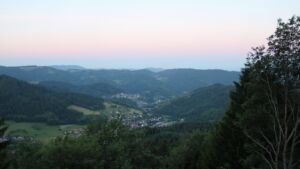 Dieses Bild zeigt eine Webcam-Aufnahme vom Achertal, aufgenommen am Montag, den 15.06.2026 um 05:20 Uhr. Die Temperatur betrug 10.1°C.