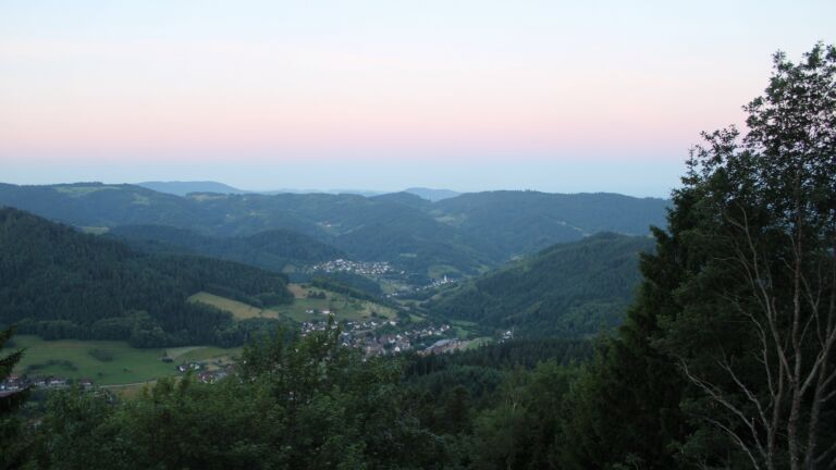Dieses Bild zeigt eine Webcam-Aufnahme vom Achertal, aufgenommen am Montag, den 15.06.2026 um 05:20 Uhr. Die Temperatur betrug 10.1°C.