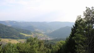 Dieses Bild zeigt eine Webcam-Aufnahme vom Achertal, aufgenommen am Montag, den 03.08.2026 um 19:00 Uhr. Die Temperatur betrug 34°C.