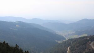 Dieses Bild zeigt eine Webcam-Aufnahme vom Achertal, aufgenommen am Montag, den 23.03.2026 um 15:50 Uhr. Die Temperatur betrug 9.2°C.