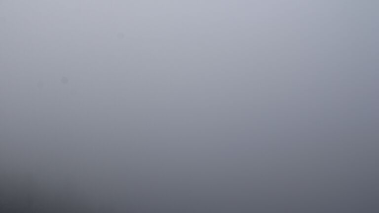 Dieses Bild zeigt eine Webcam-Aufnahme vom Achertal, aufgenommen am Dienstag, den 18.11.2025 um 15:00 Uhr. Die Temperatur betrug 1.8°C.