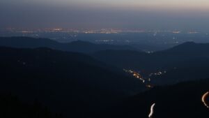 Dieses Bild zeigt eine Webcam-Aufnahme vom Achertal, aufgenommen am Samstag, den 14.06.2025 um 22:40 Uhr. Die Temperatur betrug 22.3°C.