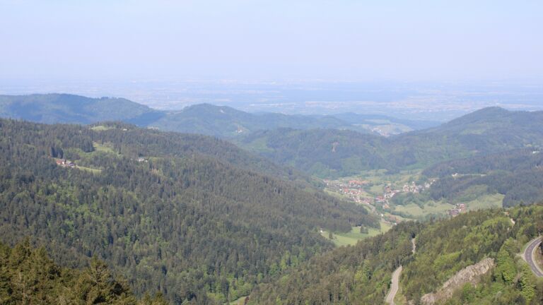 Dieses Bild zeigt eine Webcam-Aufnahme vom Achertal, aufgenommen am Freitag, den 09.05.2025 um 09:40 Uhr. Die Temperatur betrug 5.5°C.