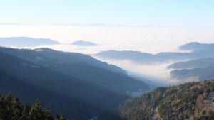 Dieses Bild zeigt eine Webcam-Aufnahme vom Achertal, aufgenommen am Montag, den 29.12.2025 um 14:30 Uhr. Die Temperatur betrug 3.7°C.