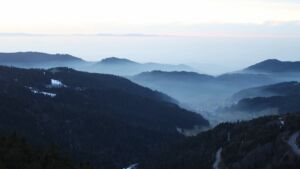 Dieses Bild zeigt eine Webcam-Aufnahme vom Achertal, aufgenommen am Samstag, den 17.01.2026 um 17:20 Uhr. Die Temperatur betrug 5.1°C.