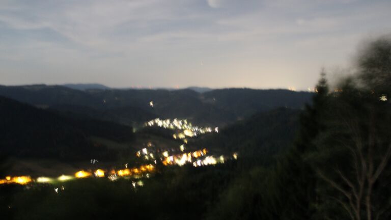 Dieses Bild zeigt eine Webcam-Aufnahme vom Achertal, aufgenommen am Sonntag, den 02.08.2026 um 00:30 Uhr. Die Temperatur betrug 19.9°C.
