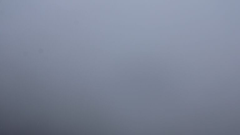 Dieses Bild zeigt eine Webcam-Aufnahme vom Achertal, aufgenommen am Sonntag, den 26.10.2025 um 12:40 Uhr. Die Temperatur betrug 0.6°C.