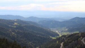 Dieses Bild zeigt eine Webcam-Aufnahme vom Achertal, aufgenommen am Dienstag, den 22.04.2025 um 18:50 Uhr. Die Temperatur betrug 11.4°C.