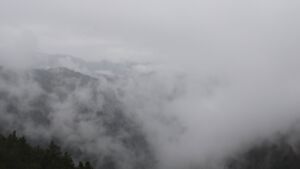 Dieses Bild zeigt eine Webcam-Aufnahme vom Achertal, aufgenommen am Sonntag, den 12.04.2026 um 14:10 Uhr. Die Temperatur betrug 2.2°C.