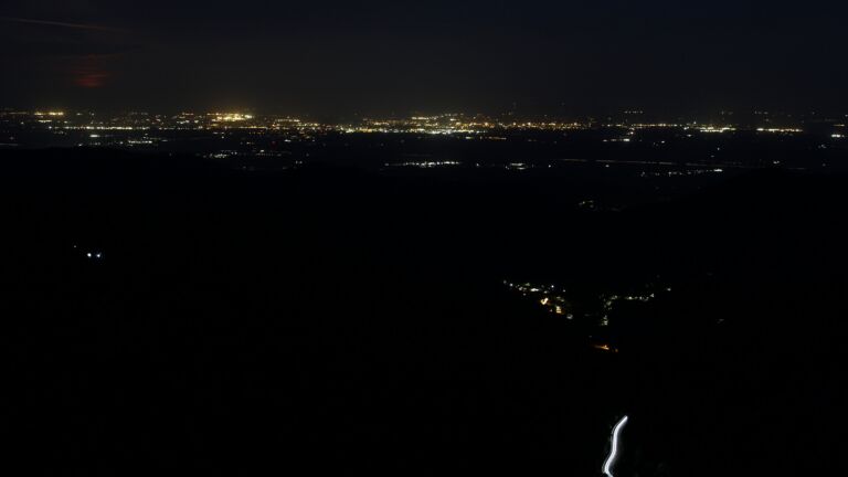 Dieses Bild zeigt eine Webcam-Aufnahme vom Achertal, aufgenommen am Mittwoch, den 29.04.2026 um 05:00 Uhr. Die Temperatur betrug 6.7°C.