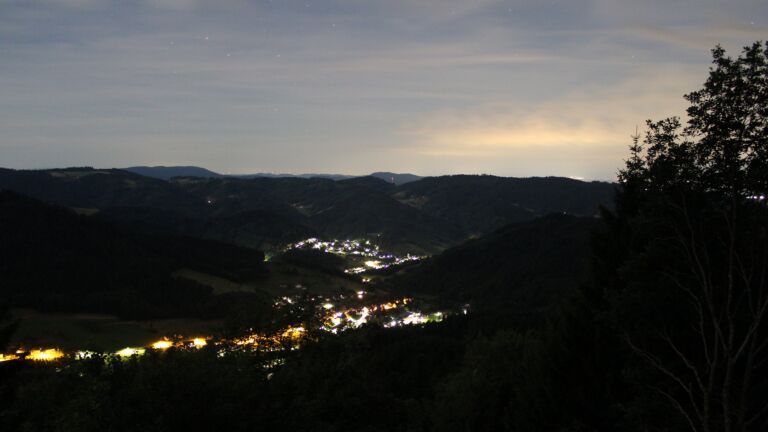 Dieses Bild zeigt eine Webcam-Aufnahme vom Achertal, aufgenommen am Montag, den 06.07.2026 um 03:20 Uhr. Die Temperatur betrug 15.8°C.