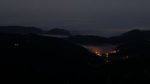 Dieses Bild zeigt eine Webcam-Aufnahme vom Achertal, aufgenommen am Samstag, den 13.12.2025 um 07:10 Uhr. Die Temperatur betrug 6.1°C.