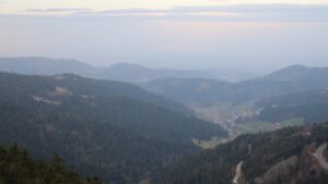 Dieses Bild zeigt eine Webcam-Aufnahme vom Achertal, aufgenommen am Mittwoch, den 25.03.2026 um 06:50 Uhr. Die Temperatur betrug 4.4°C.