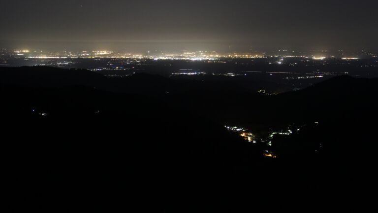 Dieses Bild zeigt eine Webcam-Aufnahme vom Achertal, aufgenommen am Samstag, den 31.05.2025 um 03:10 Uhr. Die Temperatur betrug 18.8°C.