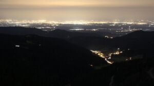 Dieses Bild zeigt eine Webcam-Aufnahme vom Achertal, aufgenommen am Mittwoch, den 10.12.2025 um 06:10 Uhr. Die Temperatur betrug 7.8°C.