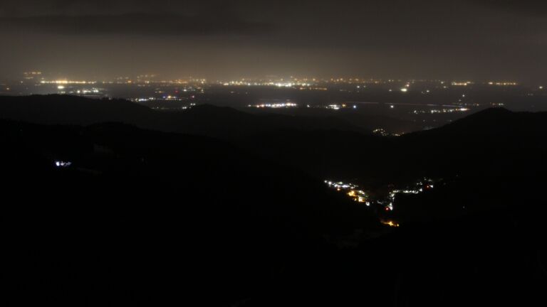 Dieses Bild zeigt eine Webcam-Aufnahme vom Achertal, aufgenommen am Donnerstag, den 15.01.2026 um 02:30 Uhr. Die Temperatur betrug 4.4°C.