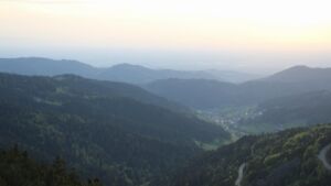 Dieses Bild zeigt eine Webcam-Aufnahme vom Achertal, aufgenommen am Samstag, den 02.05.2026 um 20:10 Uhr. Die Temperatur betrug 17.5°C.