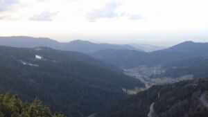 Dieses Bild zeigt eine Webcam-Aufnahme vom Achertal, aufgenommen am Samstag, den 07.02.2026 um 16:10 Uhr. Die Temperatur betrug 9.8°C.